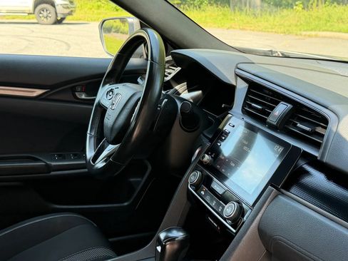 Used 2020 Honda Civic Sport image 28