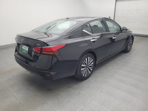 Used 2023 Nissan Altima 2.5 SV FWD image 9