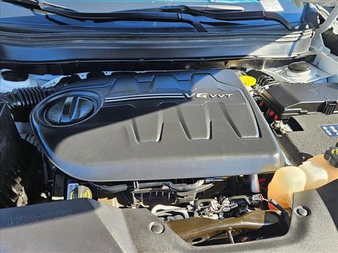 Used 2020 Jeep Cherokee Trailhawk image 22