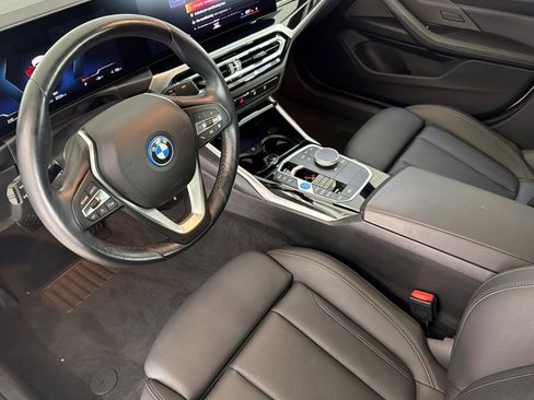 Certified 2023 BMW i4 eDrive40 w/ Premium Package RWD image 4