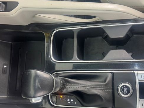 Used 2022 Kia Telluride S FWD image 29