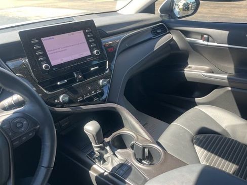 Used 2023 Toyota Camry SE w/ Convenience Package image 11