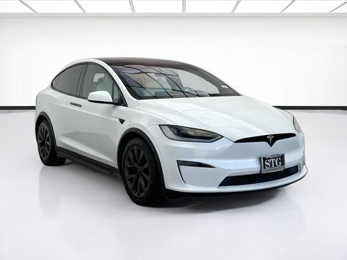 Used 2023 Tesla Model X AWD/4WD image 3