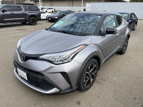 Used 2020 Toyota C-HR XLE FWD image 1