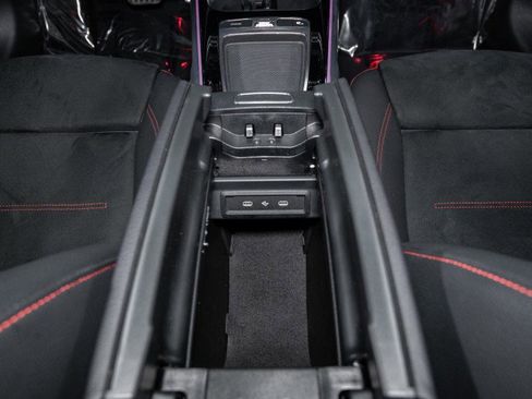 Certified 2025 Mercedes-Benz GLB 35 AMG 4MATIC image 21