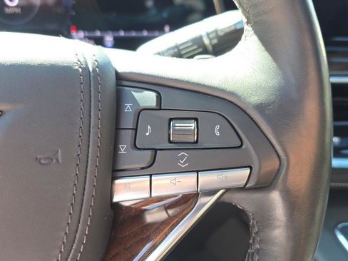 Certified 2022 Cadillac Escalade Sport Platinum w/ LPO, ONYX Package image 16