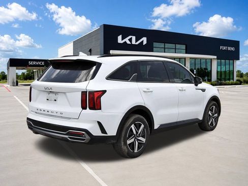 Used 2022 Kia Sorento S w/ Panoramic Sunroof Package FWD image 5