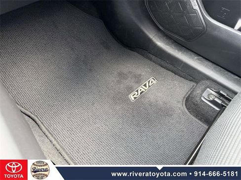 Certified 2022 Toyota RAV4 LE image 20