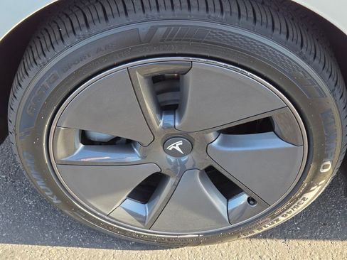Used 2023 Tesla Model 3 Standard Range RWD image 10