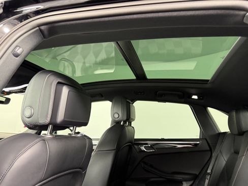 Certified 2026 Porsche Macan AWD/4WD image 23
