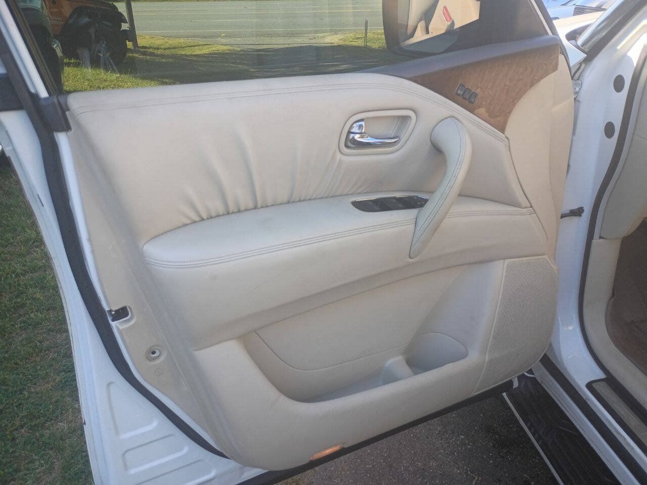 Used 2012 INFINITI QX56 4WD w/ Theater Pkg image 17