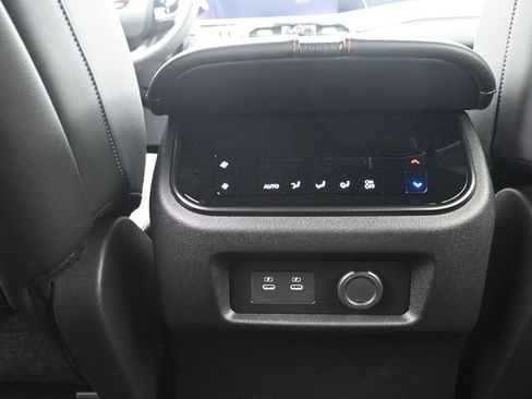 Used 2025 Nissan Armada PRO-4X image 23