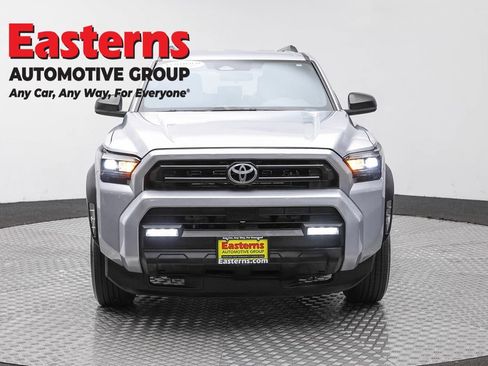 Used 2025 Toyota 4Runner SR5 AWD/4WD image 2