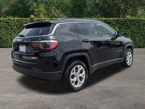 Used 2024 Jeep Compass Latitude AWD/4WD image 5