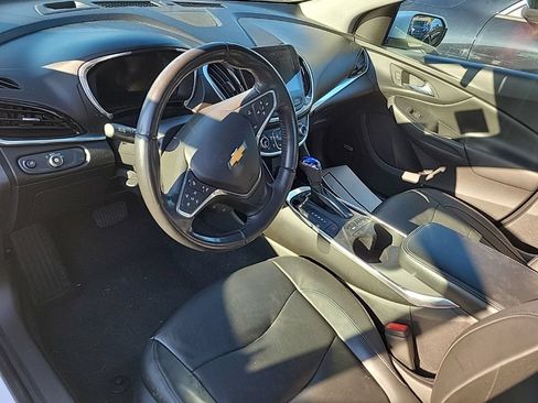 Used 2018 Chevrolet Volt Premier w/ Driver Confidence Package FWD image 7