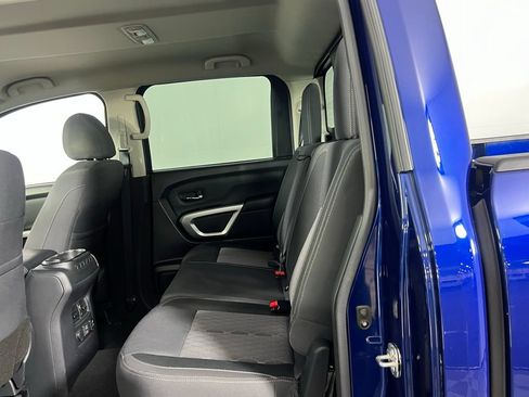 Used 2024 Nissan Titan SV w/ SV Convenience Package AWD/4WD image 25
