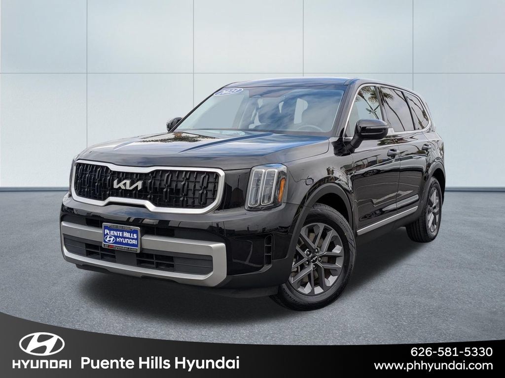 Used 2023 Kia Telluride LX FWD image 1