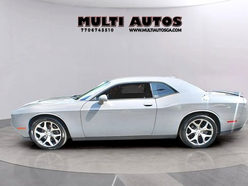 Used 2017 Dodge Challenger SXT Plus image 8