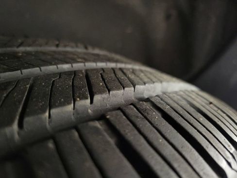 Used 2017 Toyota Highlander Plus image 11