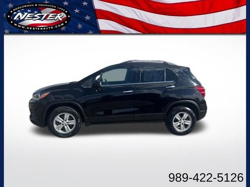 Used 2020 Chevrolet Trax LT w/ LT Convenience Package image 1