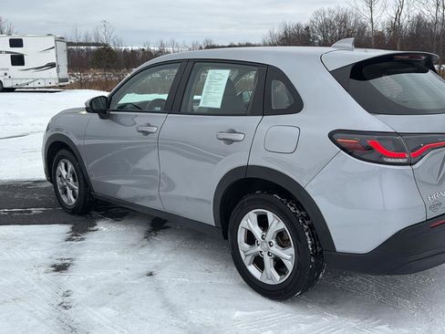 Used 2023 Honda HR-V LX image 11