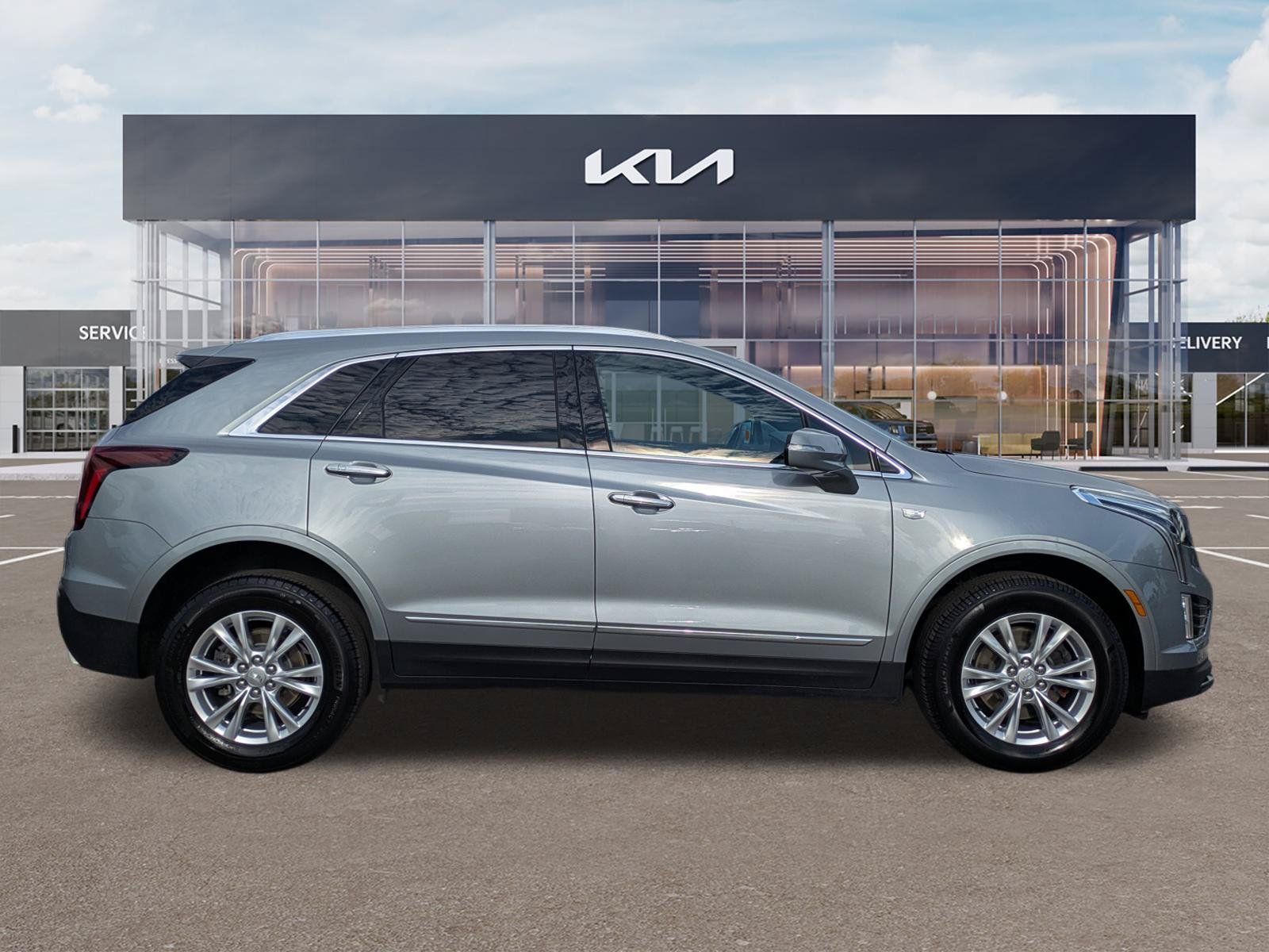 Used 2024 Cadillac XT5 Luxury FWD image 3