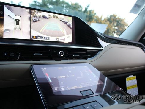 New 2026 INFINITI QX80 Pure image 9