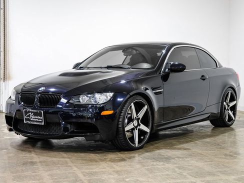 Used 2011 BMW M3 Convertible RWD image 3