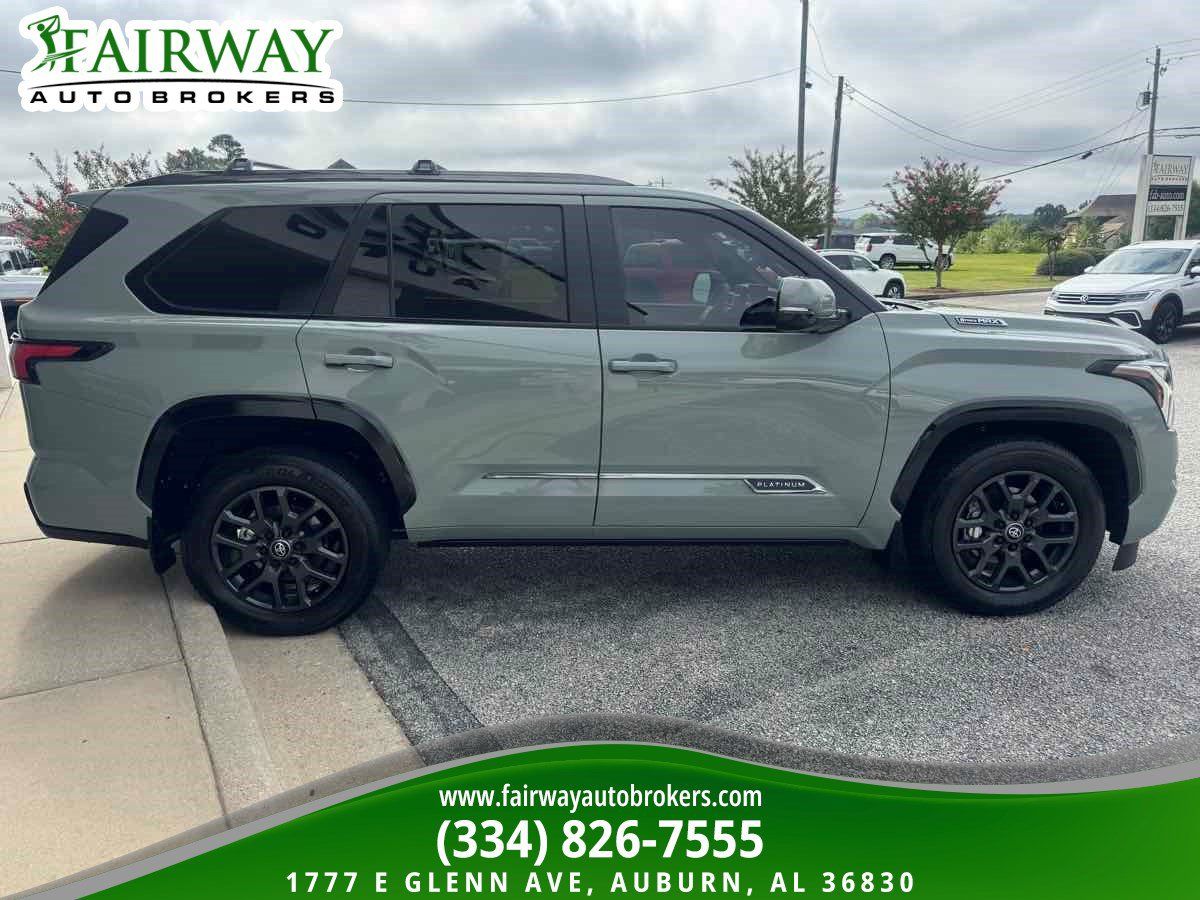 Used 2025 Toyota Sequoia Platinum AWD/4WD image 5