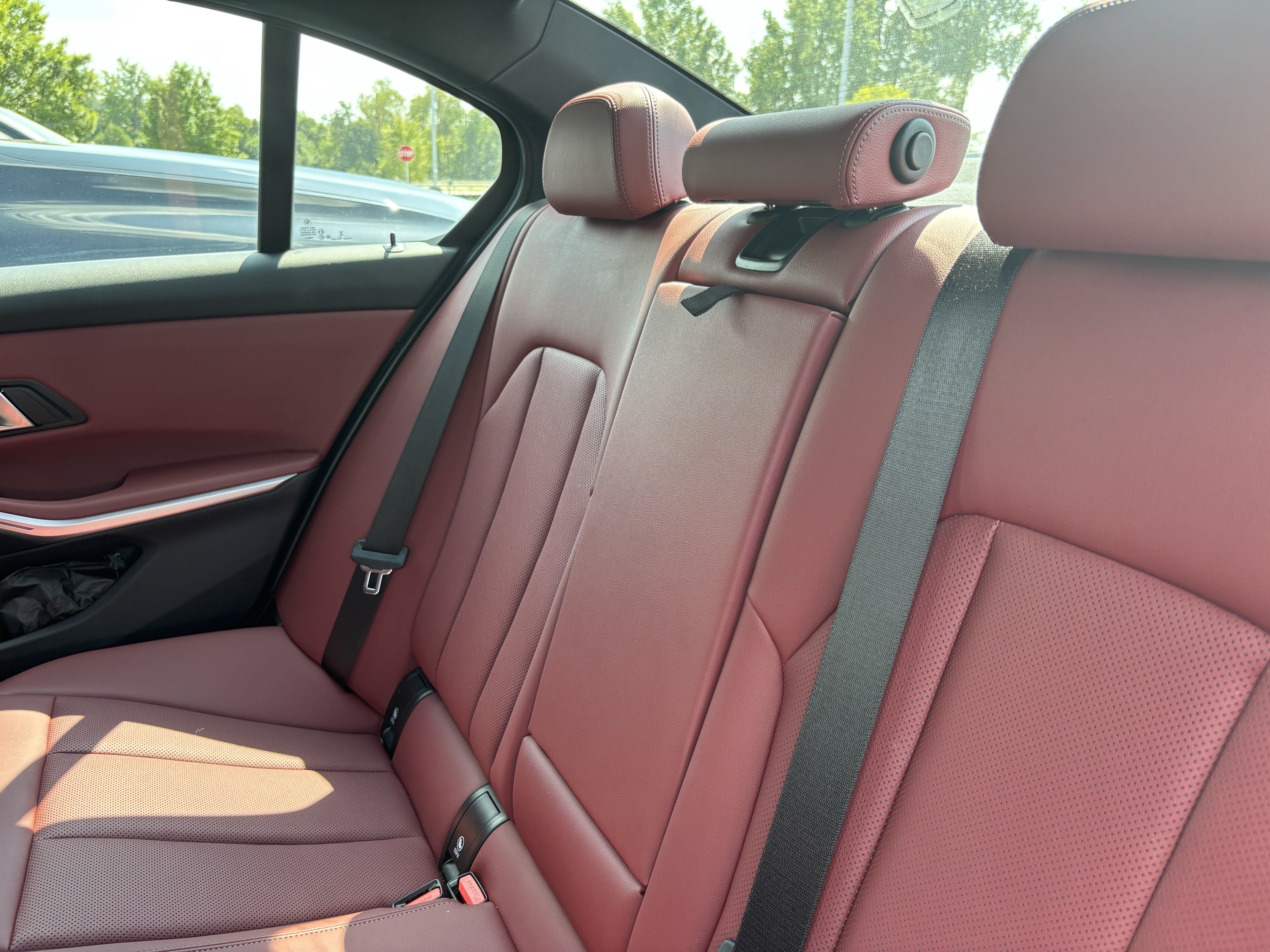 Used 2024 BMW 330i Sedan w/ Premium Package RWD image 33