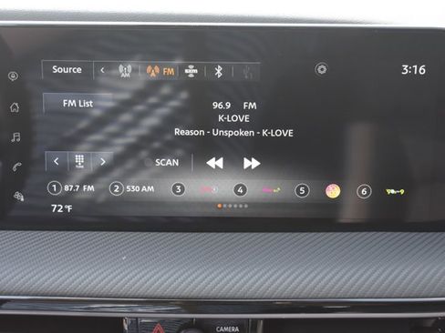 Used 2025 Nissan Kicks SR image 23