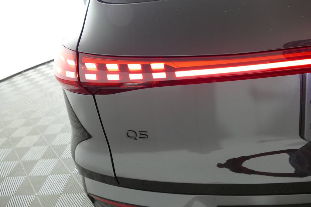 Certified 2025 Audi Q5 Premium w/ Convenience Package AWD/4WD image 32