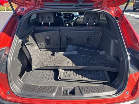 Used 2024 Chevrolet Trax RS w/ Driver Confidence Package image 17