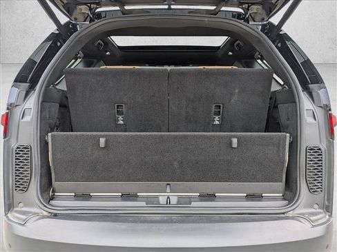 Used 2022 Land Rover Discovery S image 7