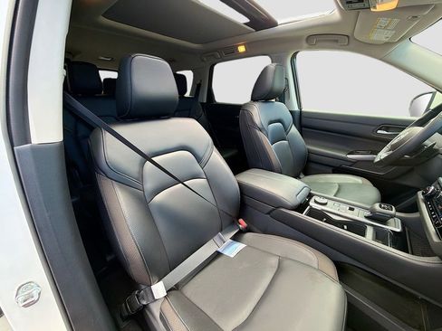 Used 2023 Nissan Pathfinder SL w/ SL Premium Package AWD/4WD image 32
