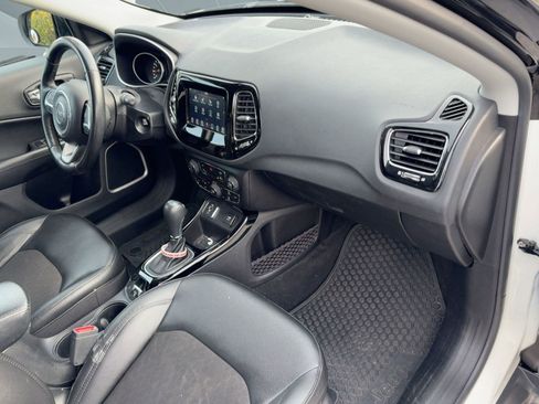 Used 2021 Jeep Compass Latitude image 29