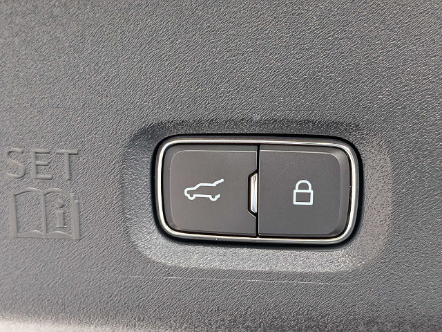 Used 2025 Lincoln Navigator Reserve AWD/4WD image 17
