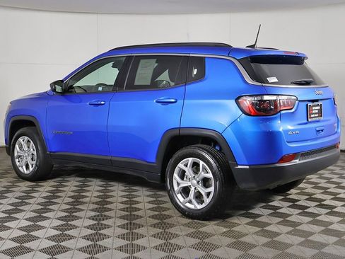 Used 2024 Jeep Compass Latitude AWD/4WD image 6