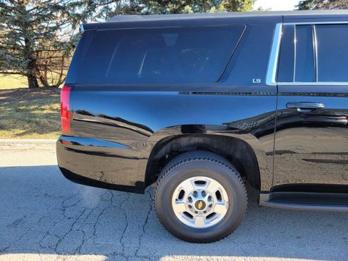 Used 2016 Chevrolet Suburban 3500 LS w/ Driver Alert Package image 34
