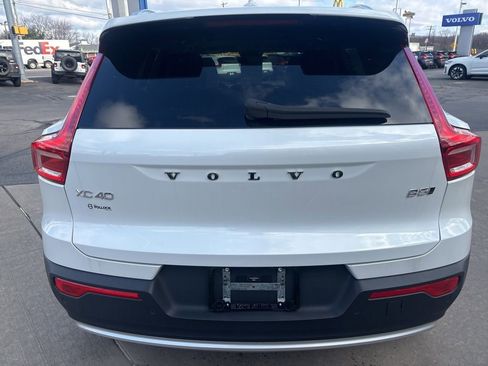 Certified 2023 Volvo XC40 B5 Plus w/ Protection Package Premier image 7