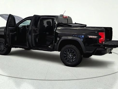 Used 2023 Chevrolet Colorado Trail Boss w/ Advanced Trailering Package AWD/4WD image 10