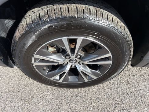 Used 2019 Toyota Highlander LE FWD image 24