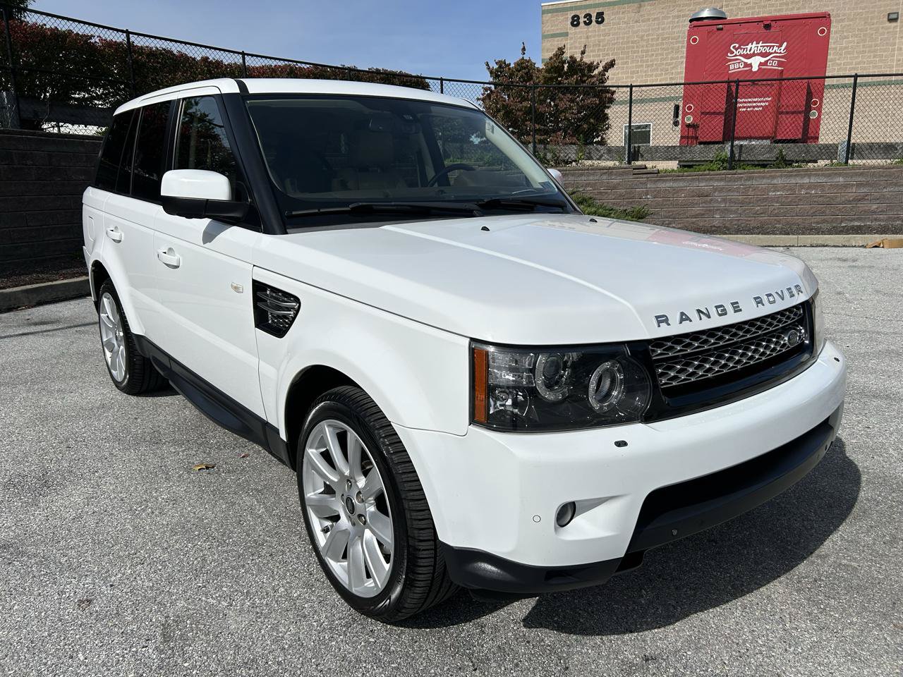Used 2013 Land Rover Range Rover Sport HSE LUX AWD/4WD image 3