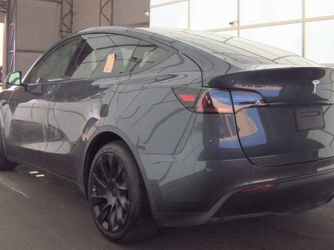 Used 2021 Tesla Model Y Long Range image 2