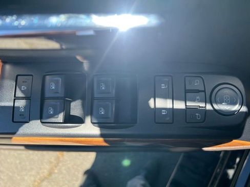Used 2015 Chevrolet Silverado 2500 High Country w/ Duramax Plus Package AWD/4WD image 19