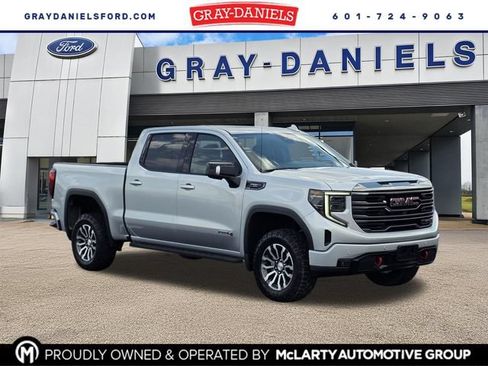 Used 2022 GMC Sierra 1500 AT4 w/ AT4 Premium Package AWD/4WD image 1