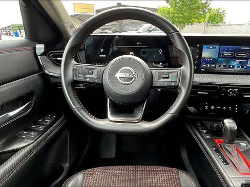 Certified 2025 Nissan Kicks SR FWD image 6
