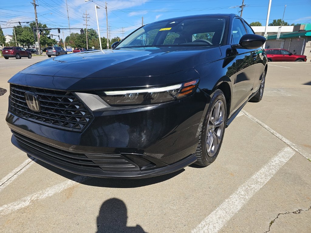 Used 2023 Honda Accord EX image 10