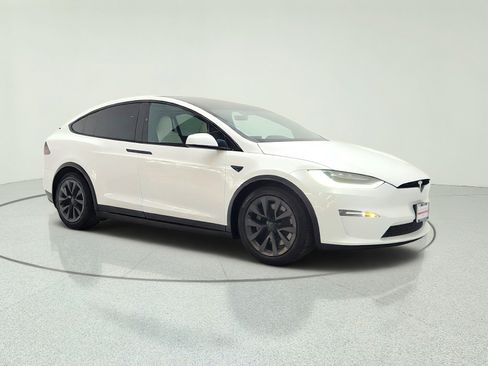 Used 2023 Tesla Model X AWD/4WD image 3