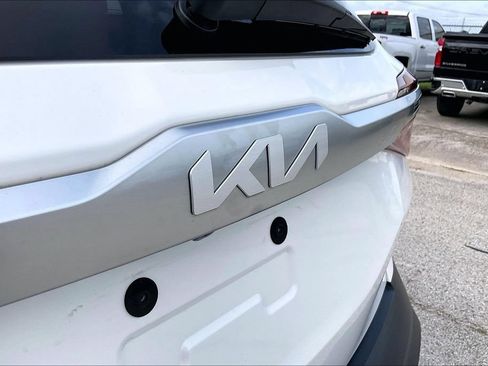 Used 2023 Kia Seltos S w/ Navigation Package FWD image 21